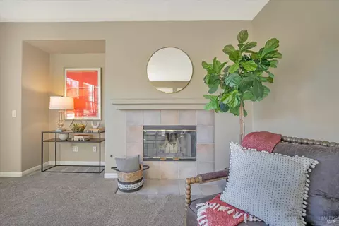 527 Cork St, Windsor, CA 95492 photo 8