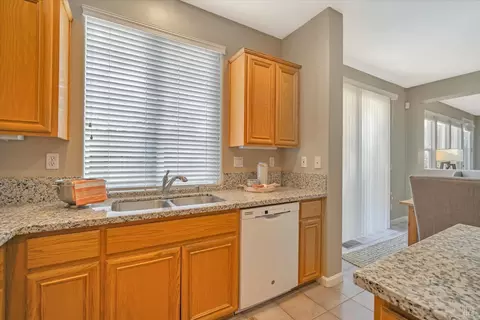 527 Cork St, Windsor, CA 95492 photo 16