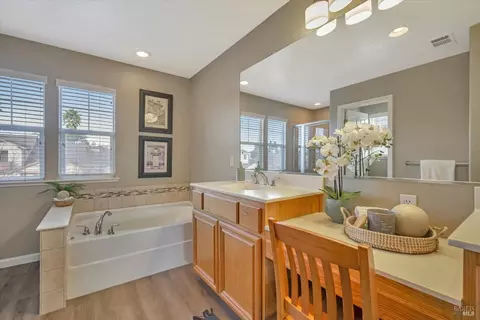 527 Cork St, Windsor, CA 95492 photo 33