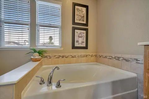 527 Cork St, Windsor, CA 95492 photo 34