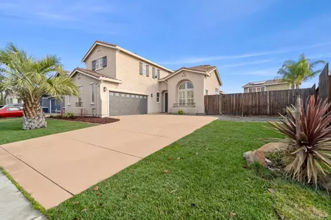 672 Silver Star Ct, Vacaville, CA 95688