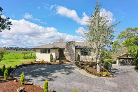 6010 Volkerts Rd, Sebastopol, CA 95472