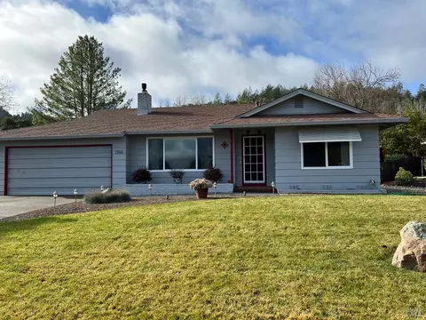 7366 Oakmont Dr, Santa Rosa, CA 95409