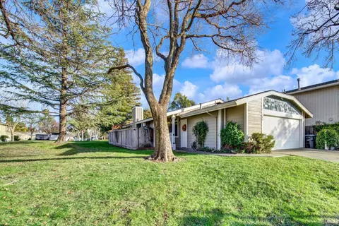 103 Independence Ave, Vacaville, CA 95687