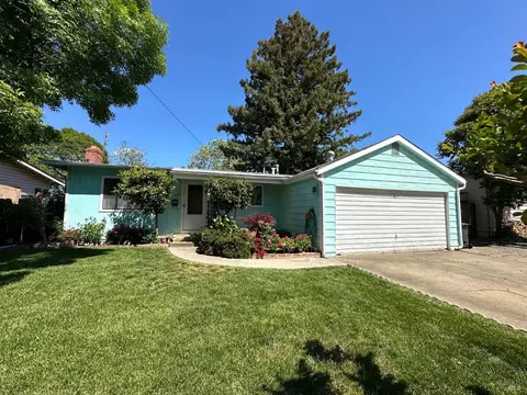 1383 Yokayo Dr, Ukiah, CA 95482