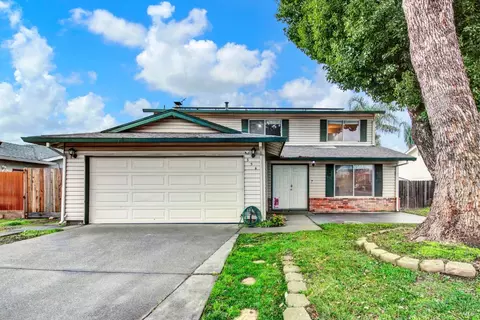 354 Woodhaven Dr, Vacaville, CA 95687
