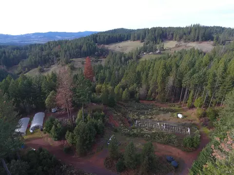 5761 Ridgewood Rd, Willits, CA 95490