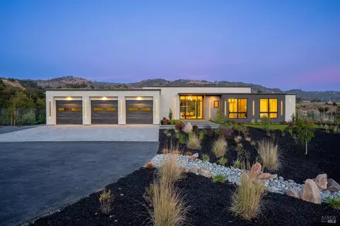 5386 Blue Ridge Trl, Santa Rosa, CA 95404