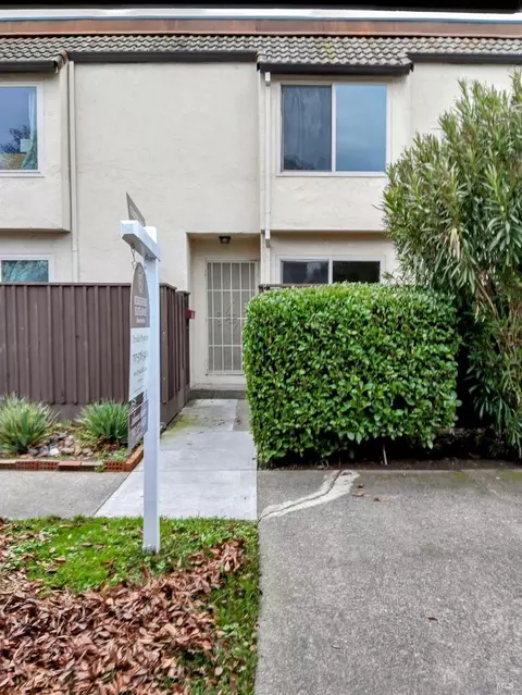 1809 Primavera Dr, Santa Rosa, CA 95409
