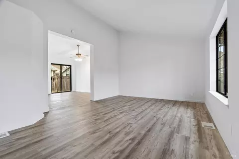 81 Edith St, Petaluma, CA 94952 photo 3