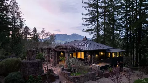 160 Petrified Forest Rd, Calistoga, CA 94515