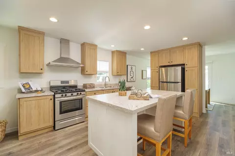 604 El Arroyo Pl, Novato, CA 94949