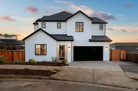 2006 Bracken Ct, Santa Rosa, CA 95403