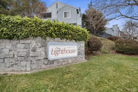 511 Lighthouse Dr, Vallejo, CA 94590
