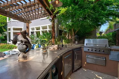 Exterior - 4744 Devonshire Pl, Santa Rosa, CA 95405 photo 5 of 10