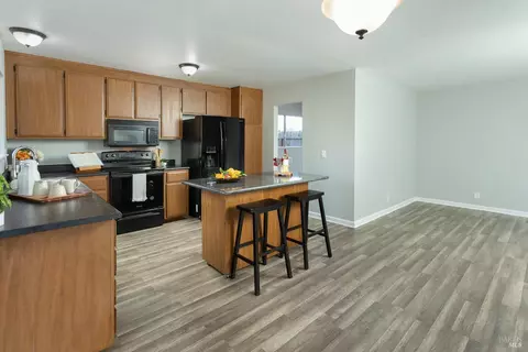 650 W H St, Dixon, CA 95620 photo 17