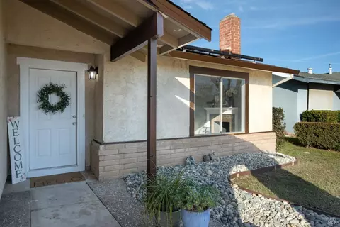 650 W H St, Dixon, CA 95620 photo 2