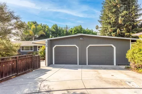608 Terra Linda Ct, Santa Rosa, CA 95404