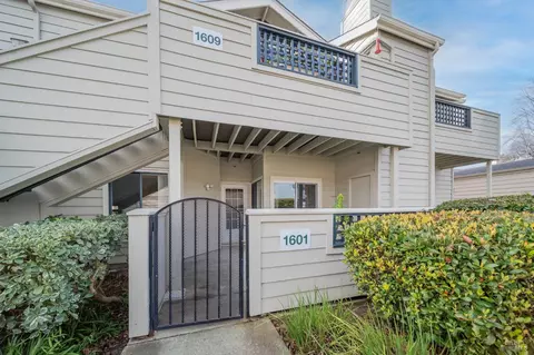1201 Glen Cove Pkwy #1601, Vallejo, CA 94591