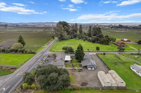 1235 Cuttings Wharf Rd, Napa, CA 94559