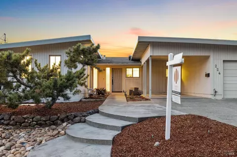 224 Granada Dr, Corte Madera, CA 94925