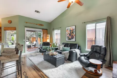 805 Bella Vista Dr, Suisun City, CA 94585