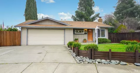 136 Lahotan Ct, Vacaville, CA 95687