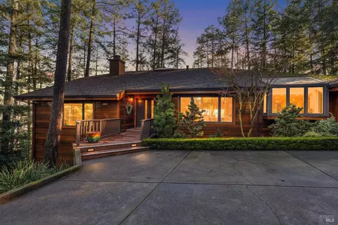 5104 Middlebrook Ct, Santa Rosa, CA 95404
