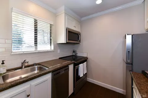 660-661 Cottage Dr, Napa, CA 94558 photo 5