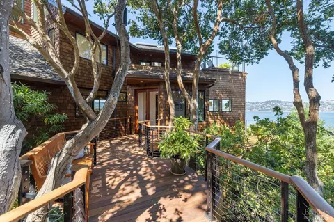 136 Great Circle Dr, Mill Valley, CA 94941