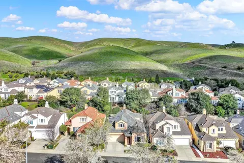 View/Area - 5063 Staghorn Dr, Vallejo, CA 94591 photo 1 of 10