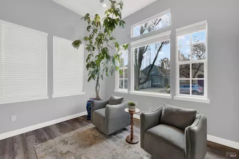 Living - 5063 Staghorn Dr, Vallejo, CA 94591 photo 4 of 7