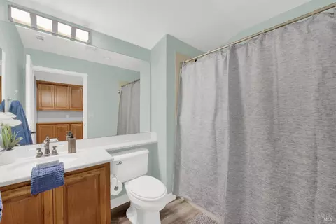 Bath - 5063 Staghorn Dr, Vallejo, CA 94591 photo 7 of 7