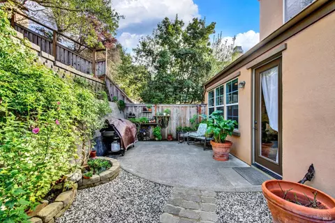 Exterior - 5063 Staghorn Dr, Vallejo, CA 94591 photo 16 of 34