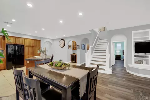 Kitchen - 5063 Staghorn Dr, Vallejo, CA 94591 photo 15 of 17