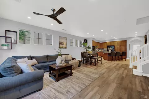 Living - 5063 Staghorn Dr, Vallejo, CA 94591 photo 6 of 7