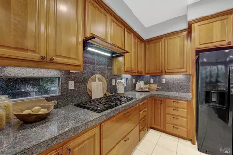 Kitchen - 5063 Staghorn Dr, Vallejo, CA 94591 photo 11 of 17