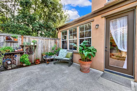 Exterior - 5063 Staghorn Dr, Vallejo, CA 94591 photo 20 of 34