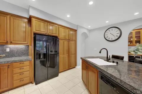 Kitchen - 5063 Staghorn Dr, Vallejo, CA 94591 photo 8 of 17
