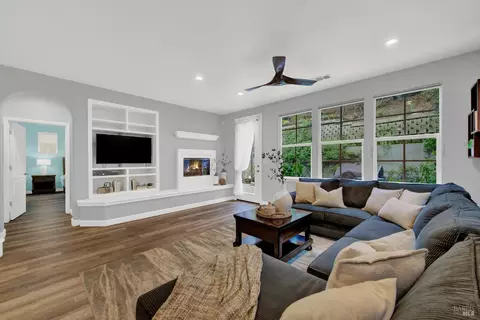 Living - 5063 Staghorn Dr, Vallejo, CA 94591 photo 7 of 7