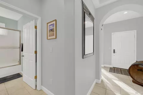 Entry Way - 5063 Staghorn Dr, Vallejo, CA 94591 photo 3 of 4
