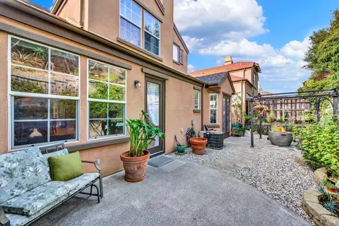 Exterior - 5063 Staghorn Dr, Vallejo, CA 94591 photo 19 of 34