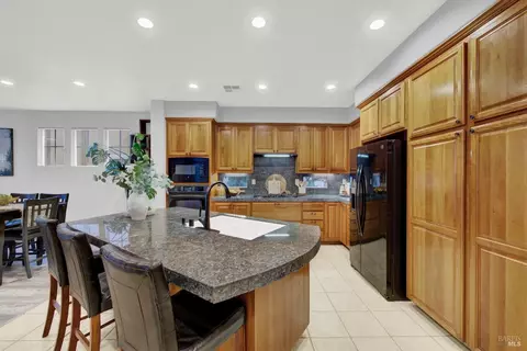 Kitchen - 5063 Staghorn Dr, Vallejo, CA 94591 photo 6 of 17