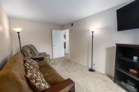 261 Cascade Dr, Vacaville, CA 95687 photo 13