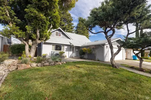 261 Cascade Dr, Vacaville, CA 95687
