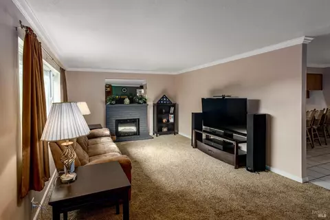 261 Cascade Dr, Vacaville, CA 95687 photo 4