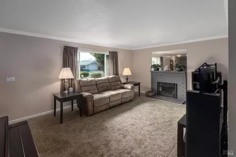 261 Cascade Dr, Vacaville, CA 95687 photo 5
