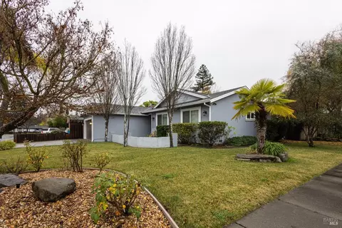 933 Quieto Calle St, Santa Rosa, CA 95405