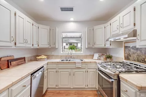 Kitchen - 224 E 1st St, Napa, CA 94559 photo 3 of 4