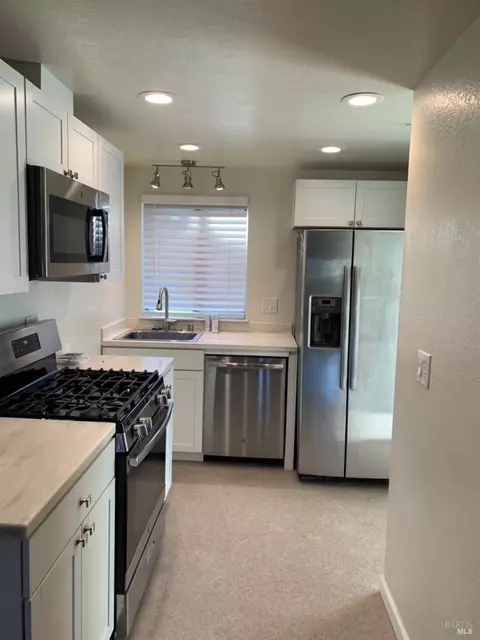 24 Blossom Ct W, Napa, CA 94558